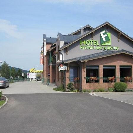 F - Team Hotel Liptovský Hrádok Екстериор снимка