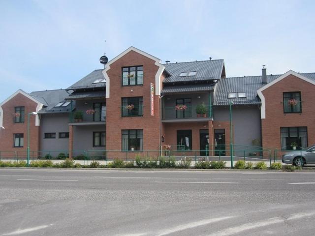 F - Team Hotel Liptovský Hrádok Екстериор снимка