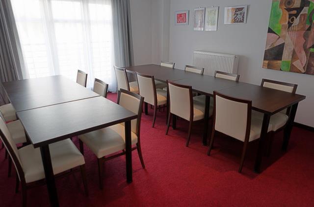 F - Team Hotel Liptovský Hrádok Екстериор снимка