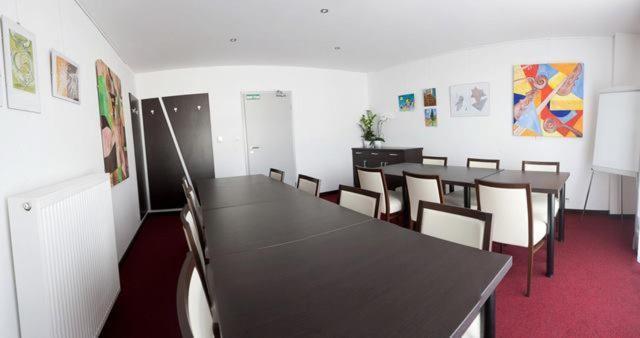 F - Team Hotel Liptovský Hrádok Екстериор снимка