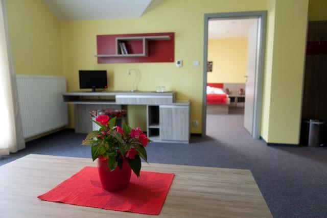 F - Team Hotel Liptovský Hrádok Стая снимка