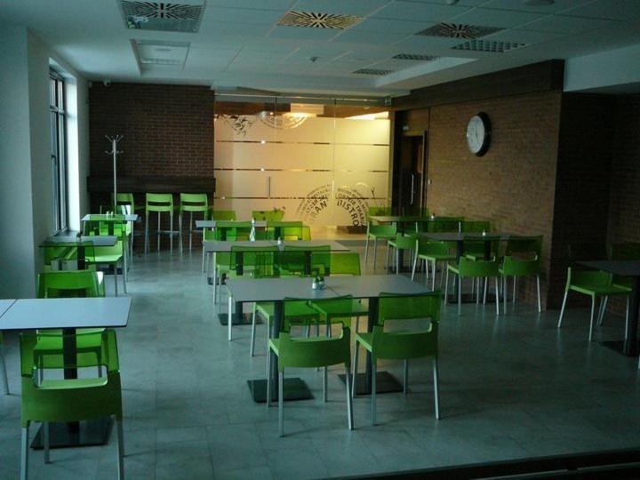 F - Team Hotel Liptovský Hrádok Екстериор снимка