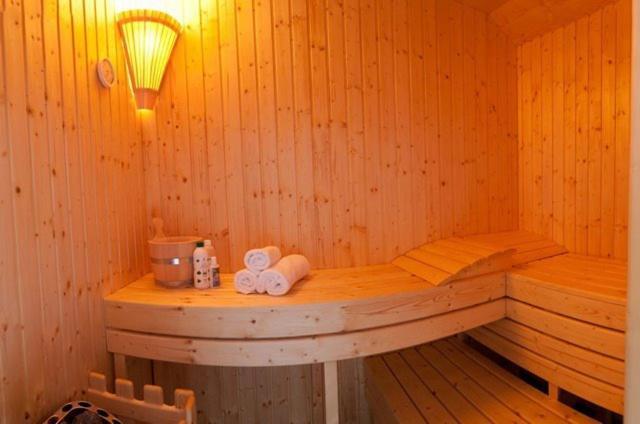 F - Team Hotel Liptovský Hrádok Екстериор снимка
